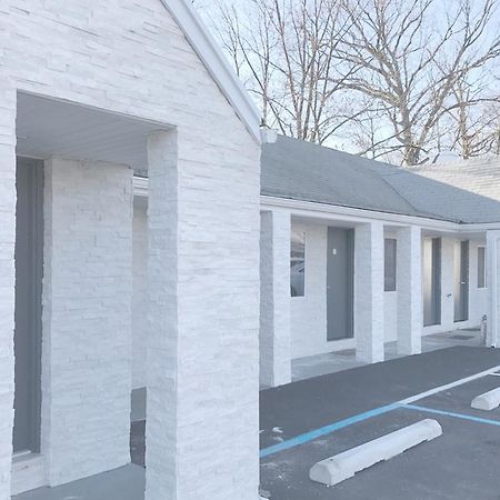 Ramsey Inn & Suites Экстерьер фото
